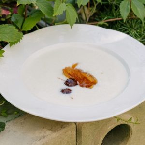 Манная с томлёными яблоками