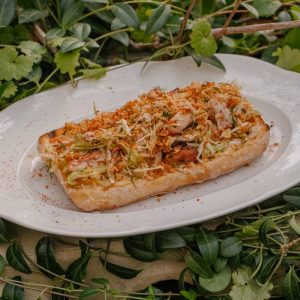 Брускетта с цыпленком