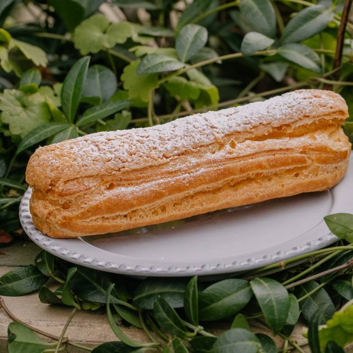 Эклер ванильный