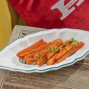 Батат фри с чесноком и розмарином