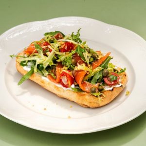 Брускетта с форелью