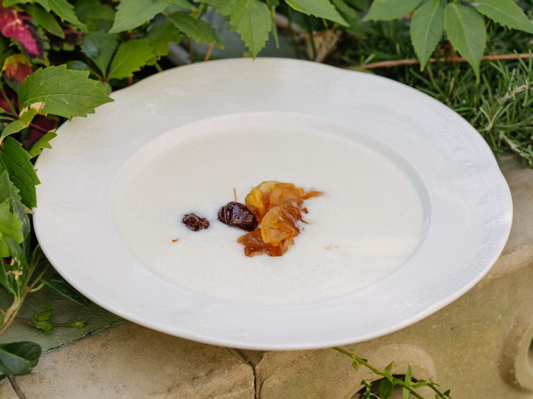 Каша Манная с томлеными яблоками