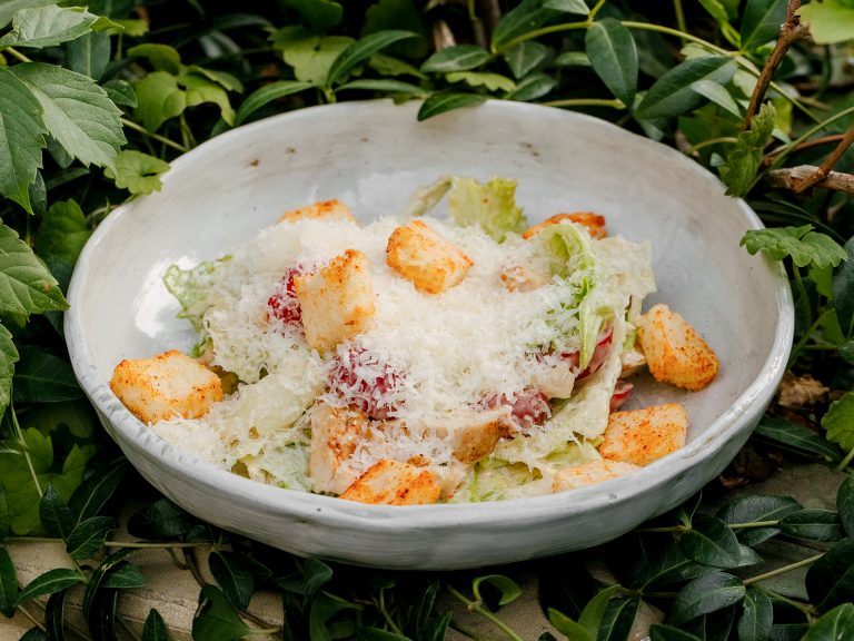 Цезарь с курицей